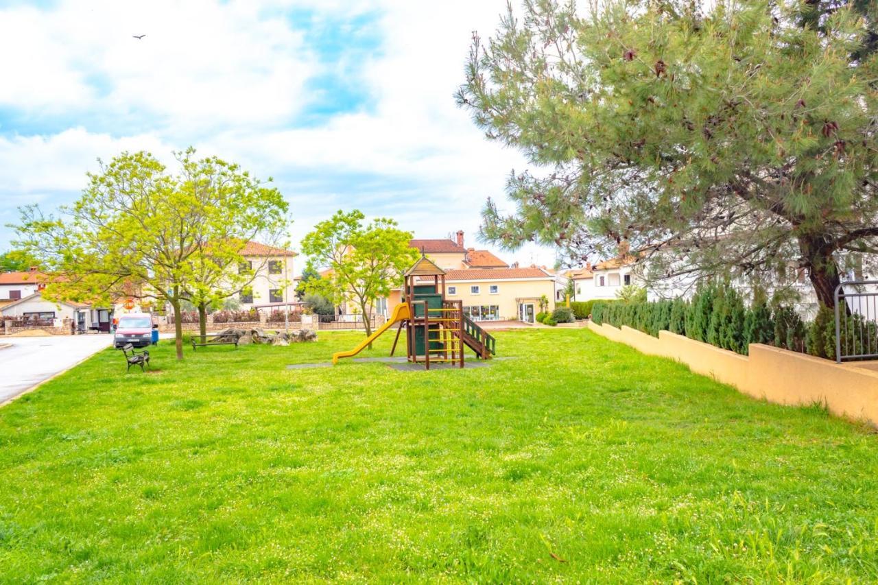 Apartment Botic Poreč Exterior foto